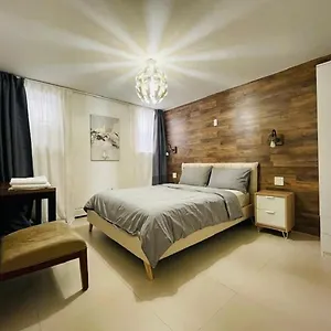 Apartment Comfortable And Neat 2 Bdr In Brooklyn, New York